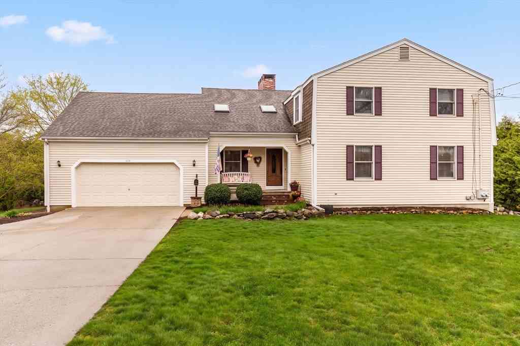 Homes For Sale - 159 Crescent St<br/> Plymouth County, Bridgewater, MA 02324