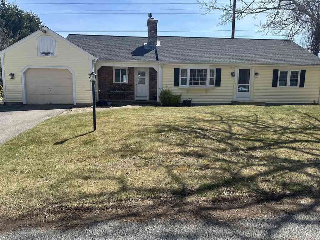 Homes For Sale - 128 Eileen St<br/> Yarmouth, MA 02675