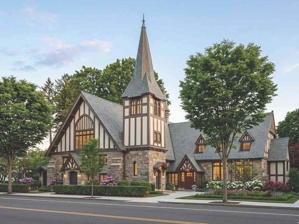 Condo For Sale - 201 Freeman Street #A7<br/> Brookline, MA 02446