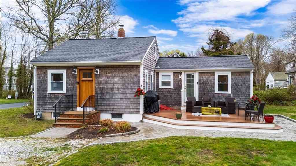 Homes For Sale - 34 Railroad Ave<br/> Yarmouth, MA 02675