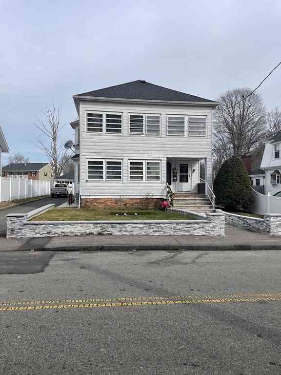 Apartment For Rent - 106 Washburn St #2<br/> Taunton, MA 02780