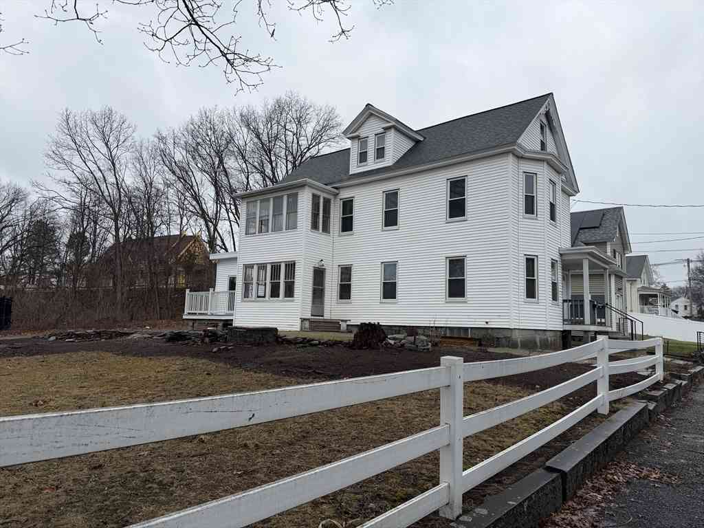 Apartment For Rent - 16-18 Mt Pleasant Street #2<br/> Chelmsford, MA 01863