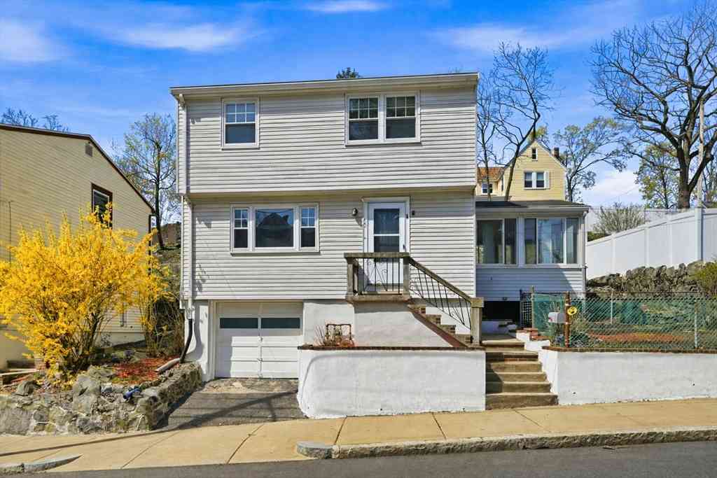 Homes For Sale - 50 Earl St<br/> Middlesex County, Malden, MA 02148