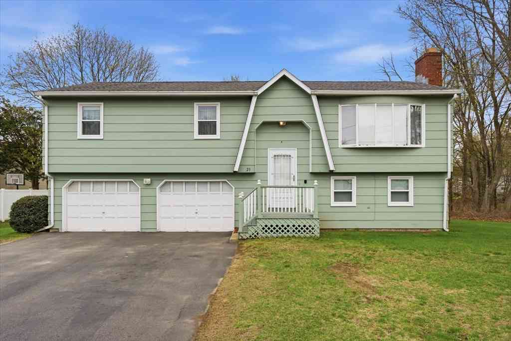 Homes For Sale - 21 Newhill Rd<br/> Methuen, MA 01844