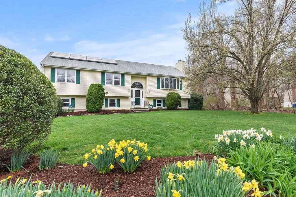 Homes For Sale - 361 Richardson Ave<br/> Attleboro, MA 02703