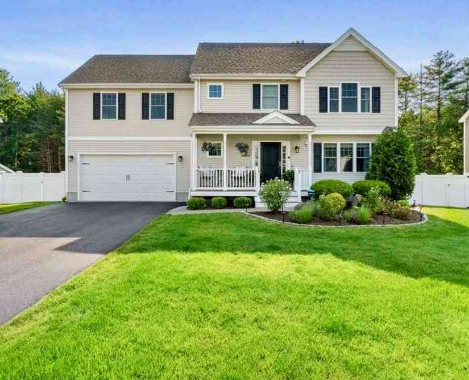 Homes For Sale - 40 Saw Mill Lane<br/> Plymouth County, Rockland, MA 02370