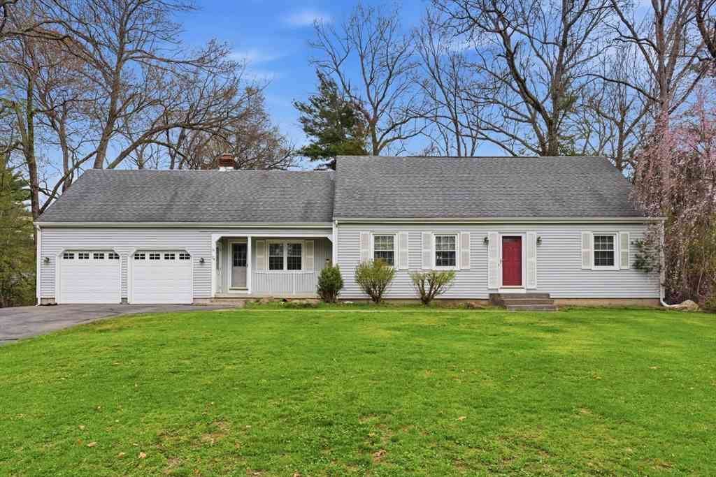 Homes For Sale - 24 Deerfoot Dr<br/> Hampden County, East Longmeadow, MA 01028