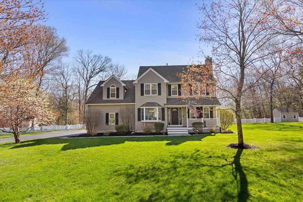 Homes For Sale - 21 Cooper Dr<br/> Norfolk County, Franklin, MA 02038