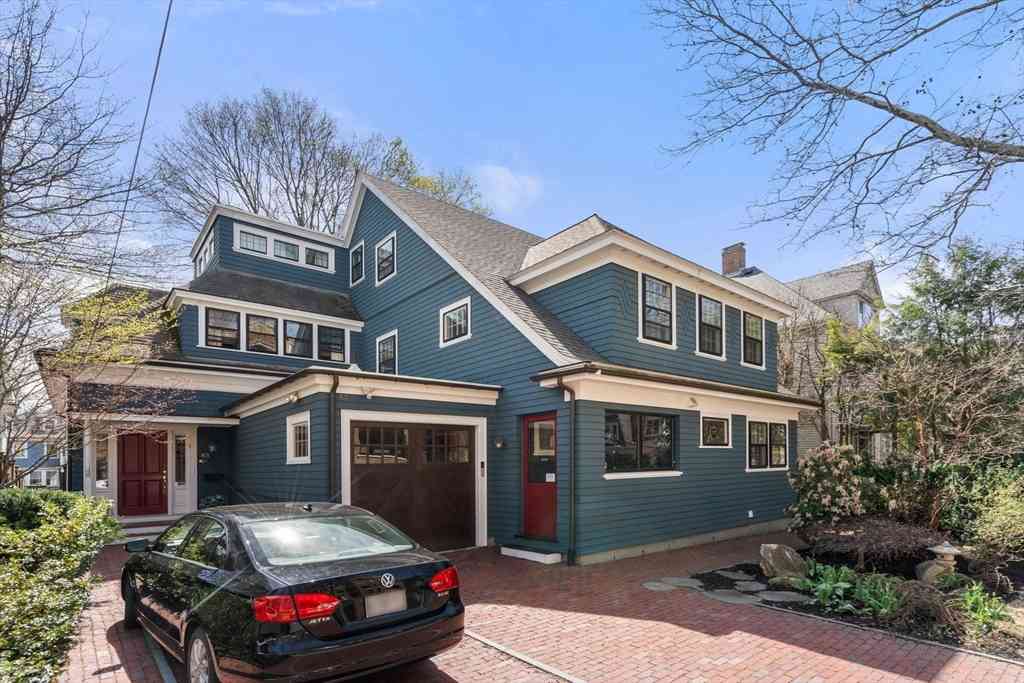 Condo For Sale - 83 Fuller St #2<br/> Brookline, MA 02446
