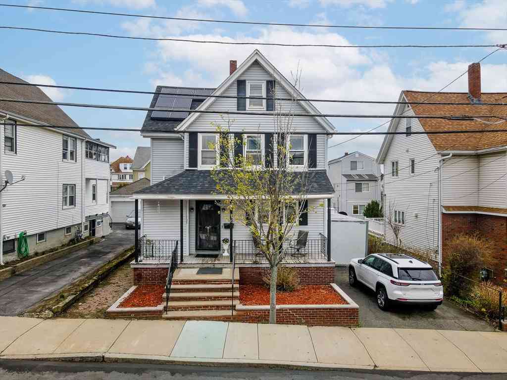 Homes For Sale - 105 Cleveland Ave<br/> Middlesex County, Everett, MA 02149