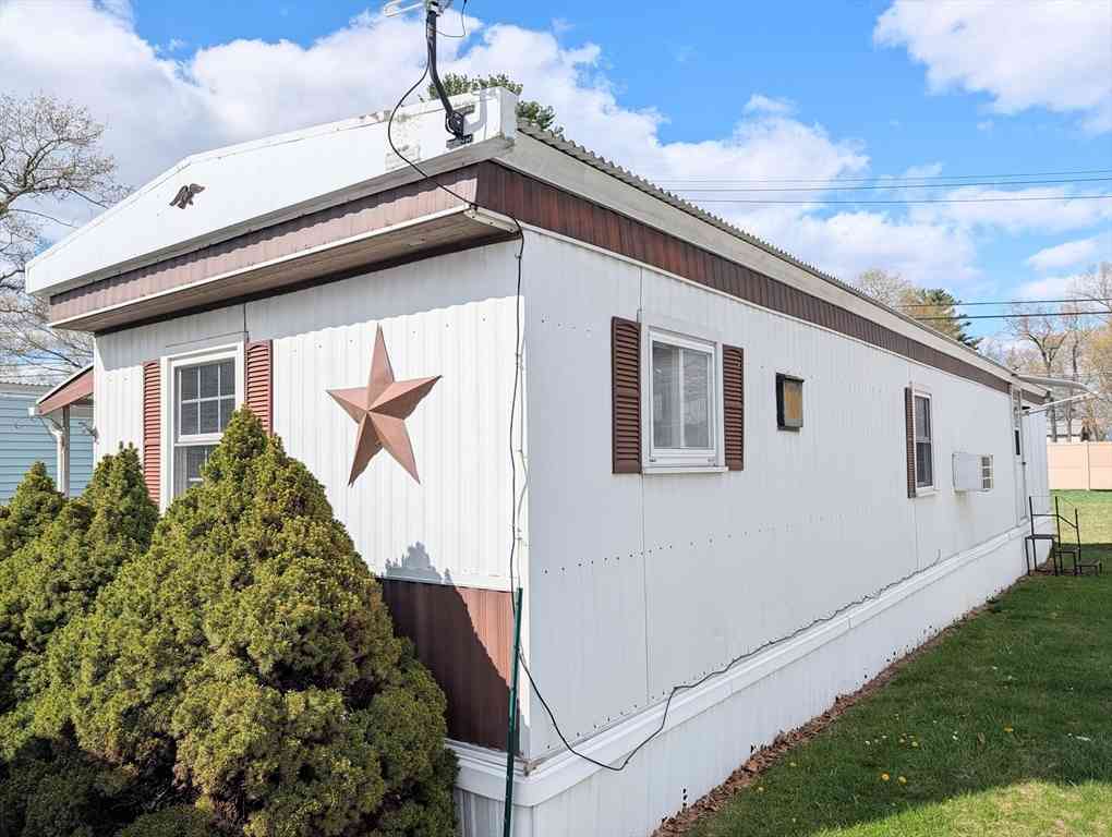 Mobile Home For Sale - 404 Southwick Road #4<br/> Hampden County, Westfield, MA 01085