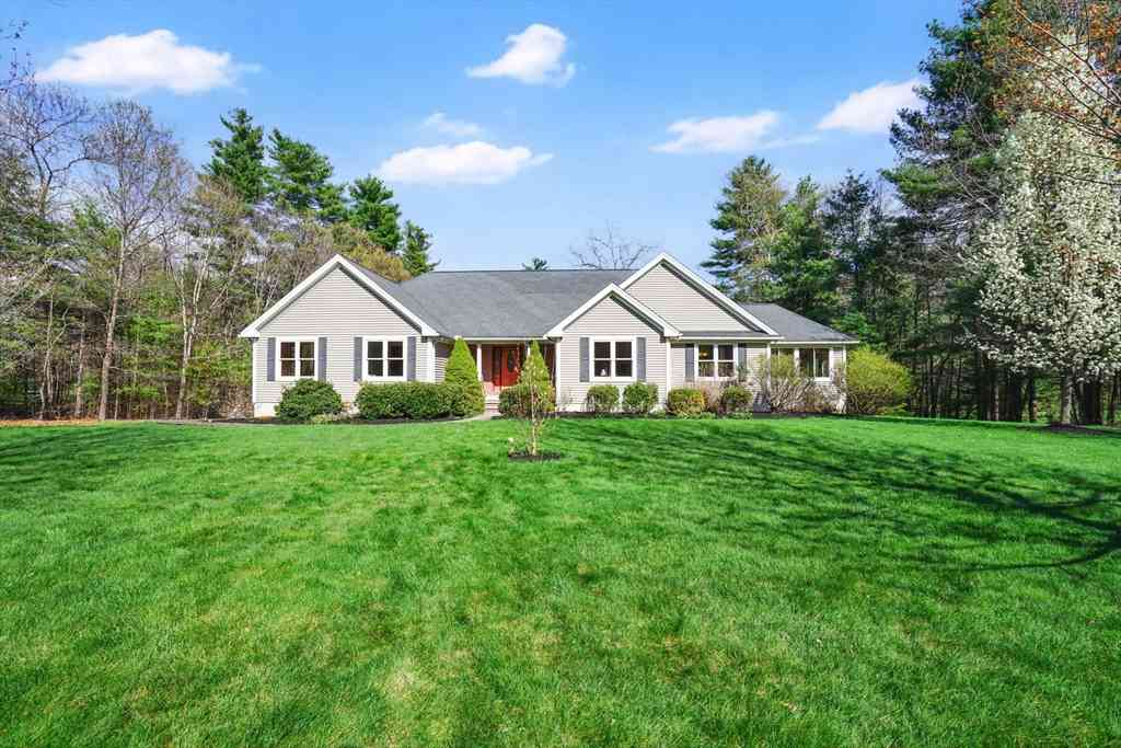 Homes For Sale - 4 Deer Run<br/> Hampden County, Holyoke, MA 01040