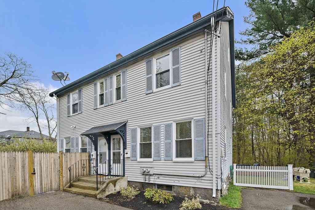 Condo For Sale - 14 Hall Place #2<br/> Norfolk County, Quincy, MA 02169