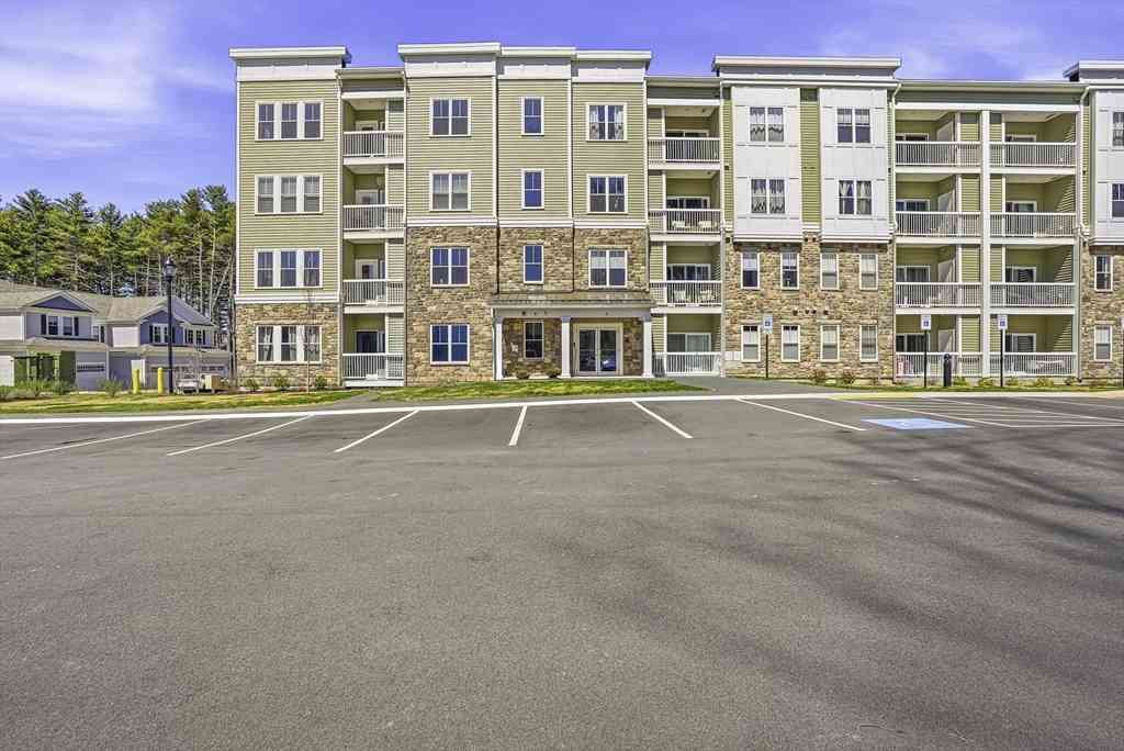 Condo For Rent - 4 Winslow Lane #410<br/> Grafton, MA 01536