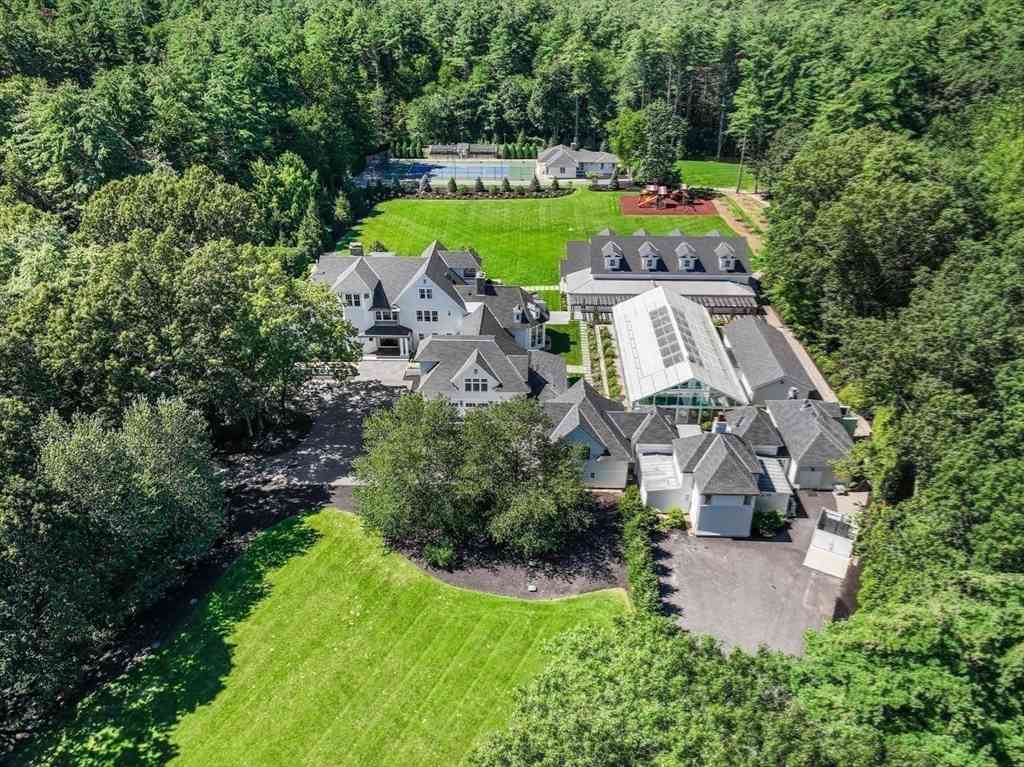 Homes For Sale - 210 Monument Farm Road<br/> Concord, MA 01742