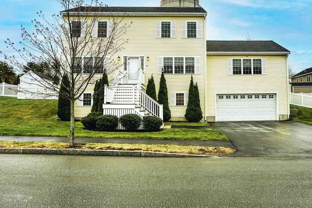 Homes For Sale - 44 Gedney Dr<br/> Essex County, Peabody, MA 01960