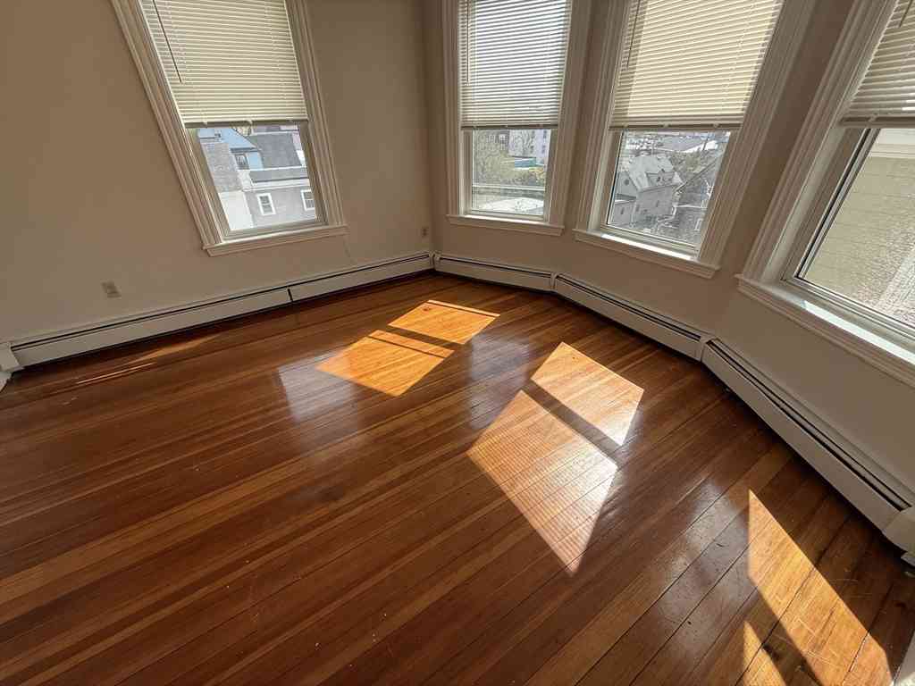 Apartment For Rent - 39 Newhall St #18<br/> Lynn, MA 01902