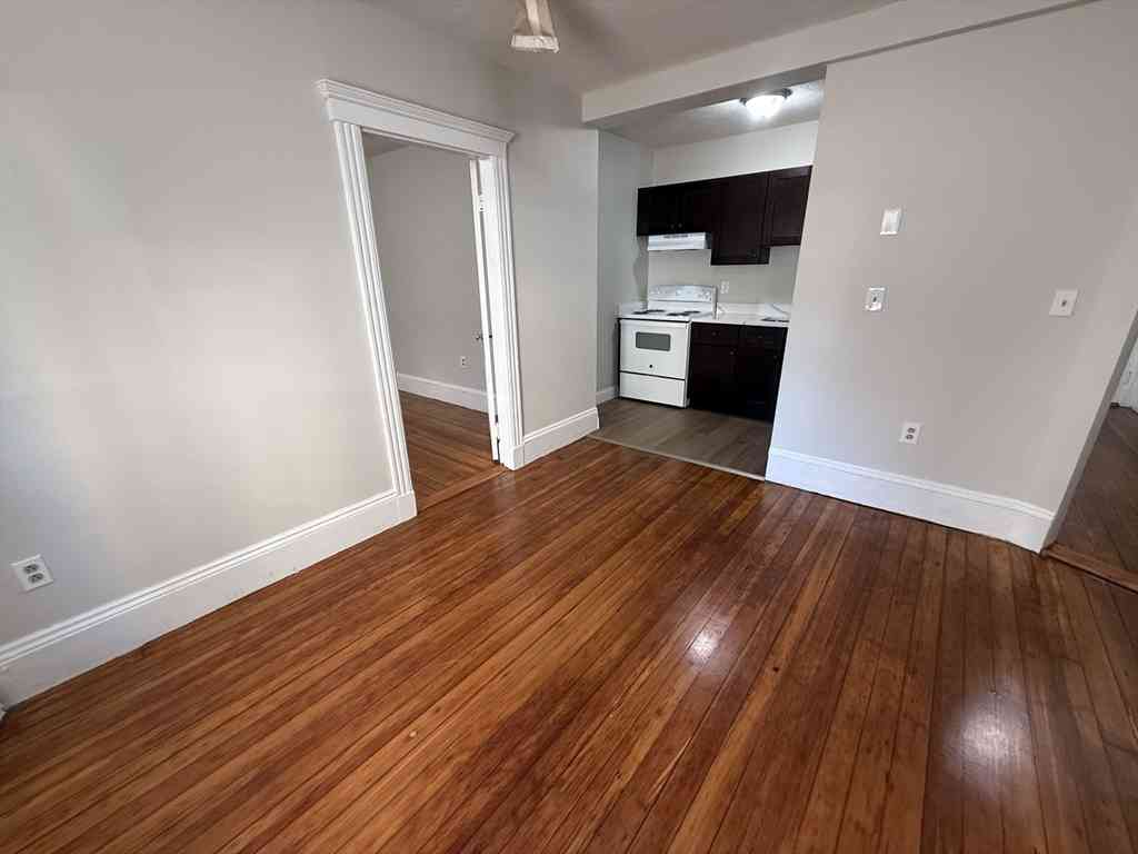 Apartment For Rent - 39 Newhall St #20<br/> Lynn, MA 01902