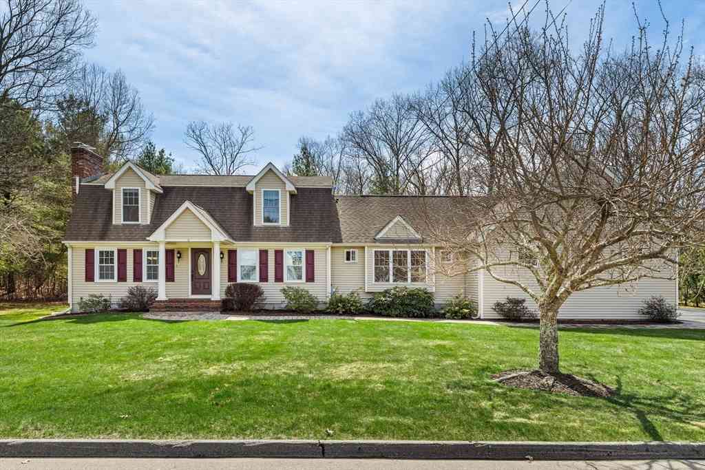 Homes For Sale - 6 Abbie Lane<br/> Attleboro, MA 02703