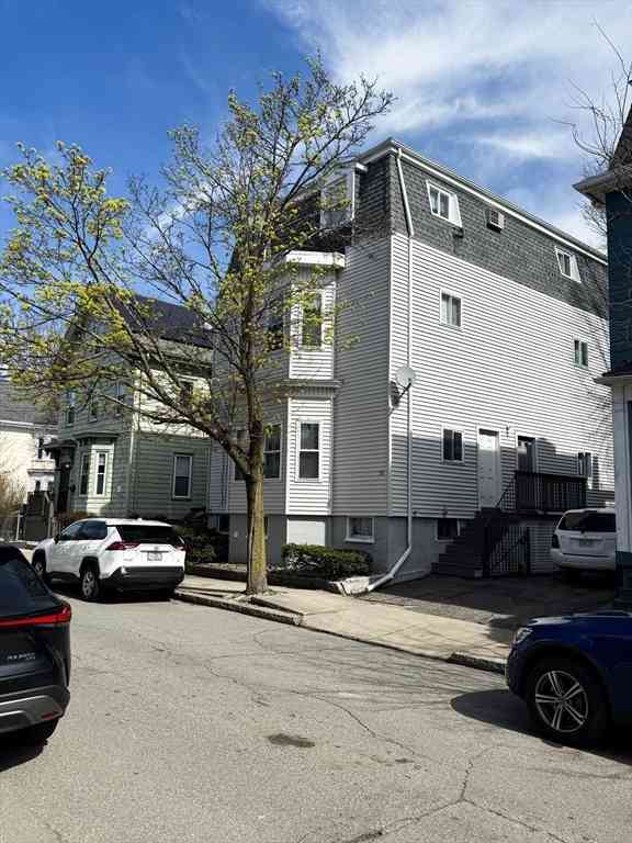 Condo For Rent - 52 Sargent Ave #1A<br/> Somerville, MA 02145