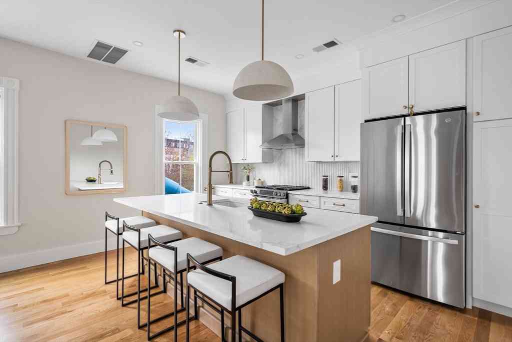 Condo For Sale - 16 Harbor View St #2<br/> Boston, MA 02125
