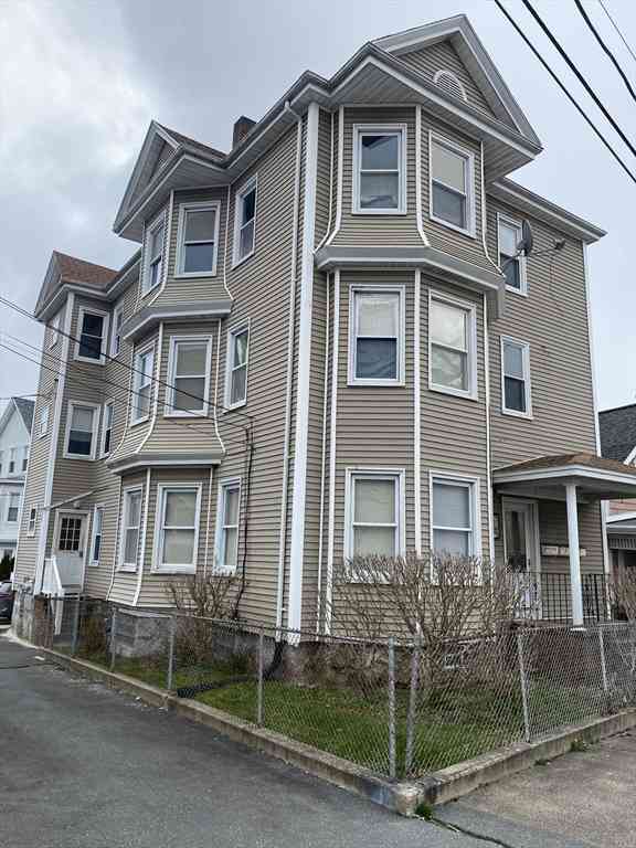 Apartment For Rent - 530 Bolton St #3<br/> New Bedford, MA 02740