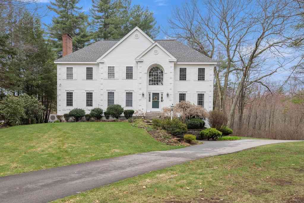 Homes For Sale - 26 Greenfield Dr<br/> Plaistow, NH 03865