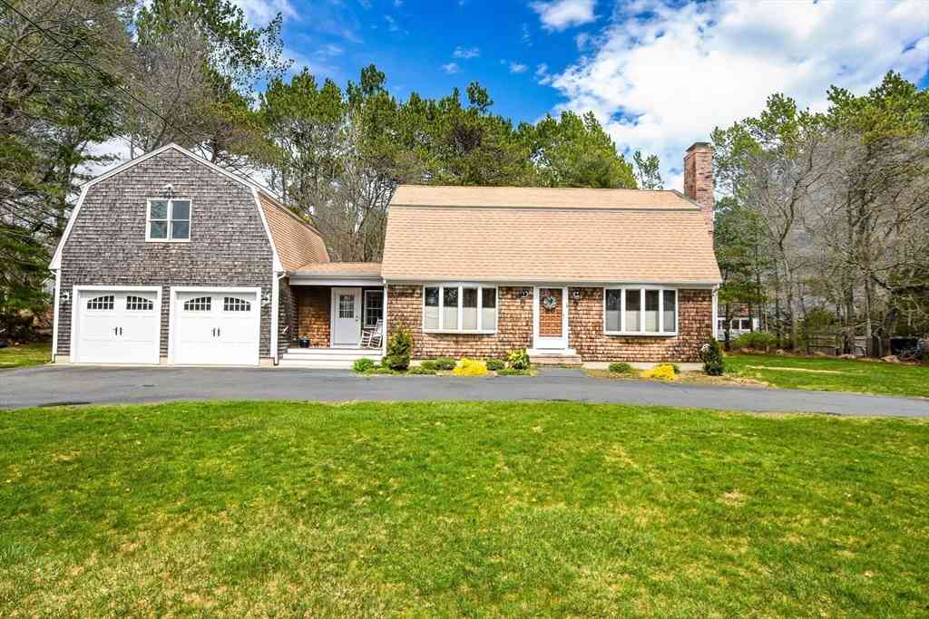 Homes For Sale - 18 Fox Ln<br/> Barnstable County, Falmouth, MA 02540