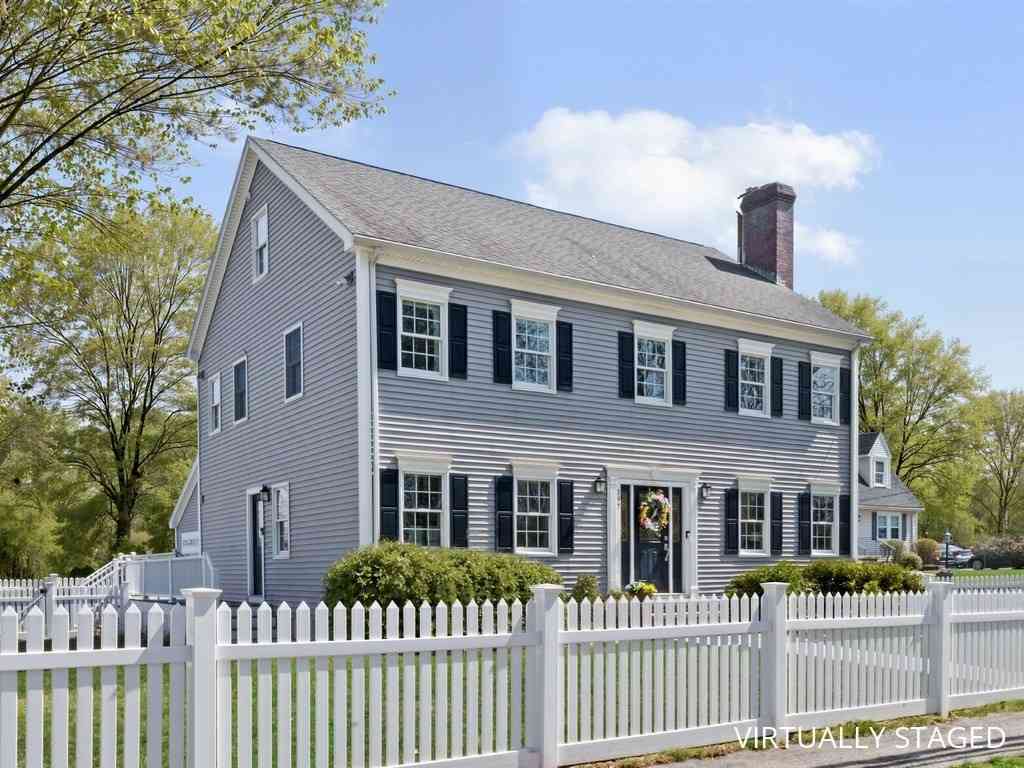 Homes For Sale - 197 Smith Street<br/> Middlesex County, Waltham, MA 02451