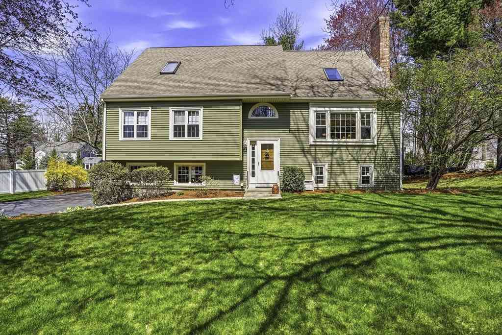 Homes For Sale - 5 Okemo Ridge Road<br/> Sutton, MA 01590