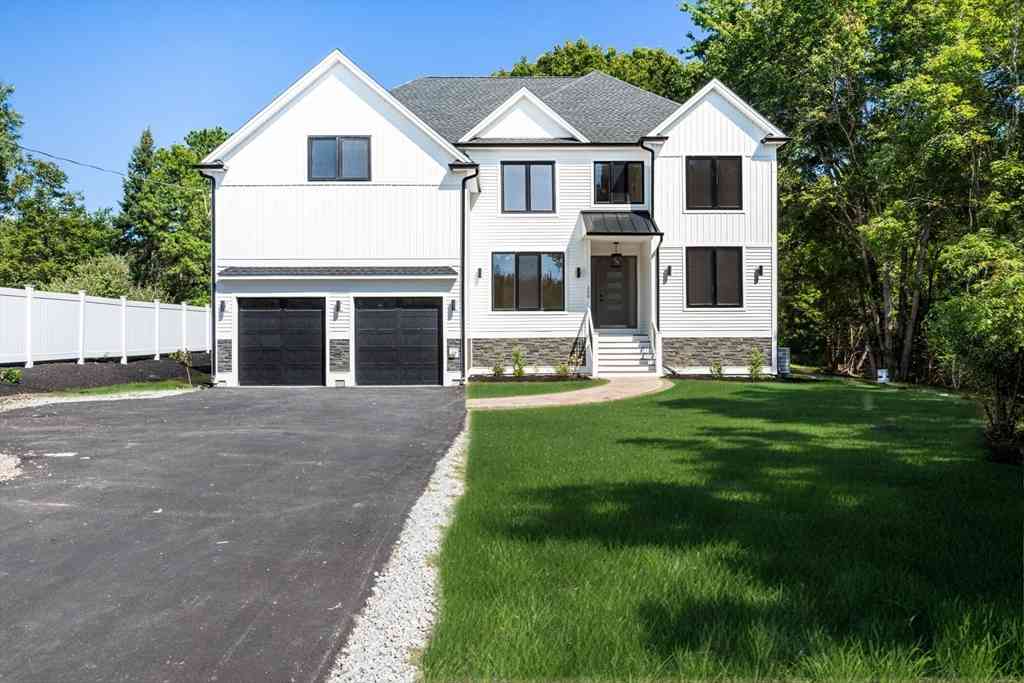 Homes For Sale - 130 Zoar Ave<br/> Attleboro, MA 02703