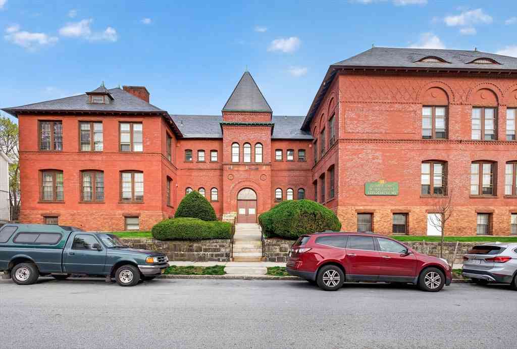 Condo For Sale - 31 Elizabeth St #202<br/> Worcester, MA 01605