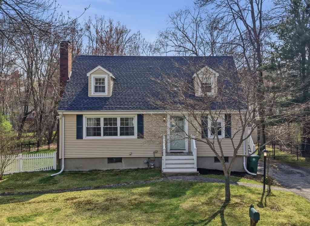 Homes For Sale - 18 Maud Graham Cir<br/> Middlesex County, Burlington, MA 01803