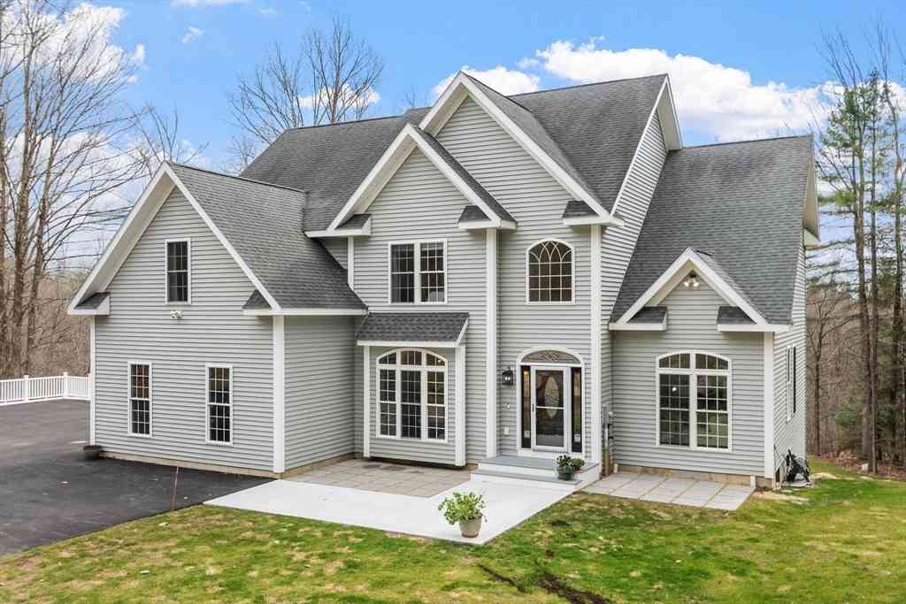 Homes For Sale - 25 Flagg Road<br/> Worcester County, Hubbardston, MA 01452