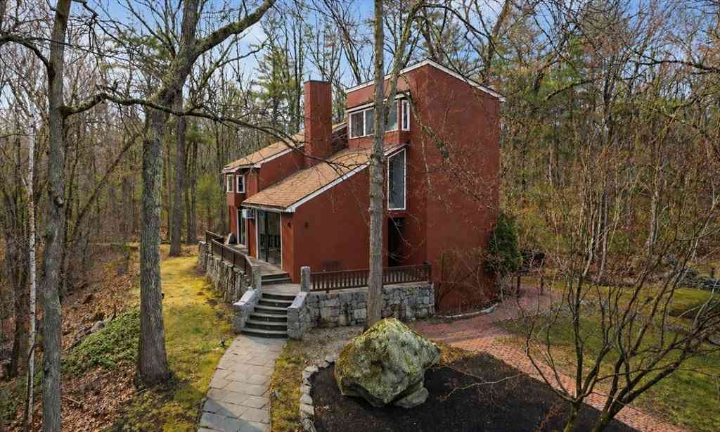 Homes For Sale - 400 Rutland Street<br/> Middlesex County, Carlisle, MA 01741