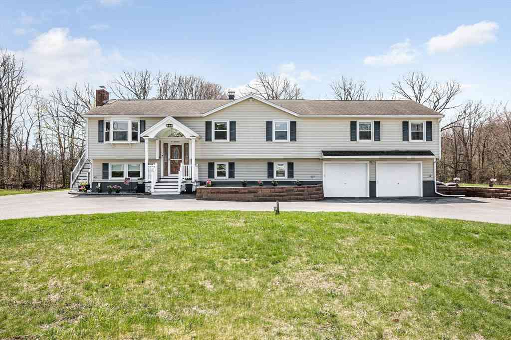 Homes For Sale - 97 Ansonia Ave<br/> Middlesex County, Dracut, MA 01826