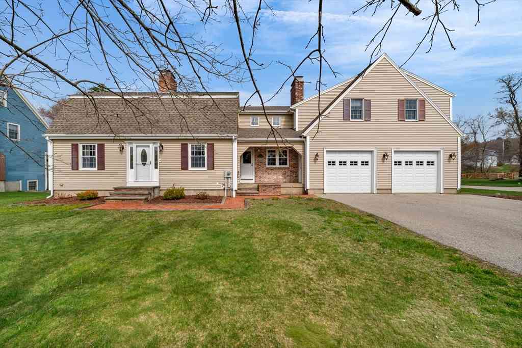 Homes For Sale - 10 Cote St<br/> Essex County, Amesbury, MA 01913