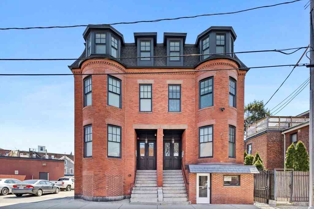 Condo For Rent - 105 Broadway #3<br/> Chelsea, MA 02150