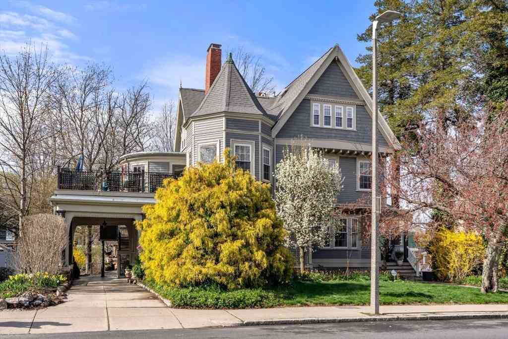 Condo For Sale - 110 Melville Ave #1<br/> Boston, MA 02124