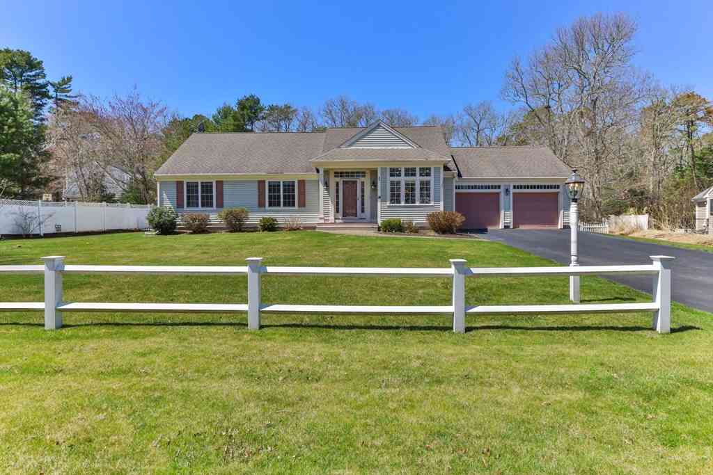 Homes For Sale - 14 Sheffield Pl<br/> Mashpee, MA 02649