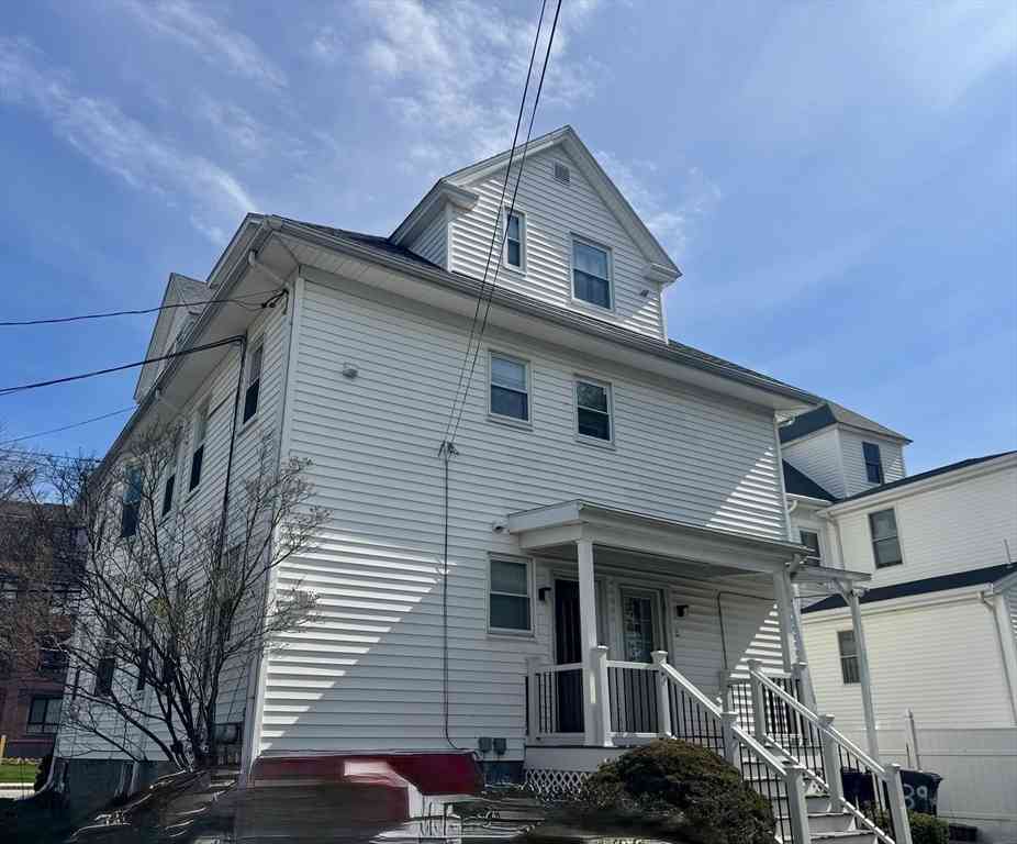 Apartment For Rent - 141 Whitwell St #1<br/> Quincy, MA 02169