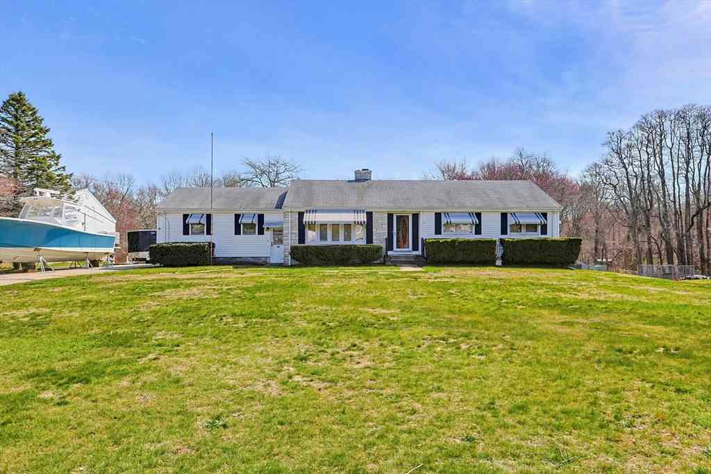 Homes For Sale - 10 Brayton Rd<br/> Tiverton, RI 02878