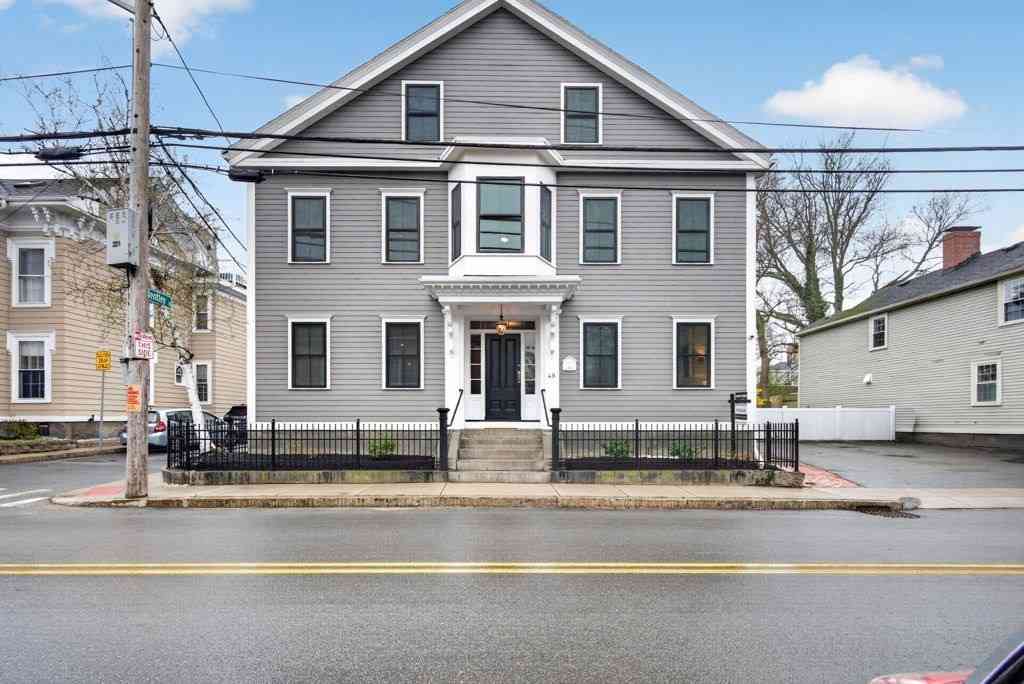 Condo For Sale - 49 Essex St #2L<br/> Salem, MA 01970