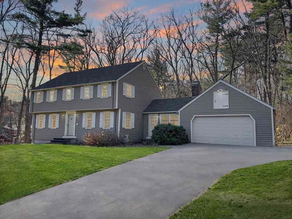 Homes For Sale - 43 Abbott Ln<br/> Middlesex County, Chelmsford, MA 01824