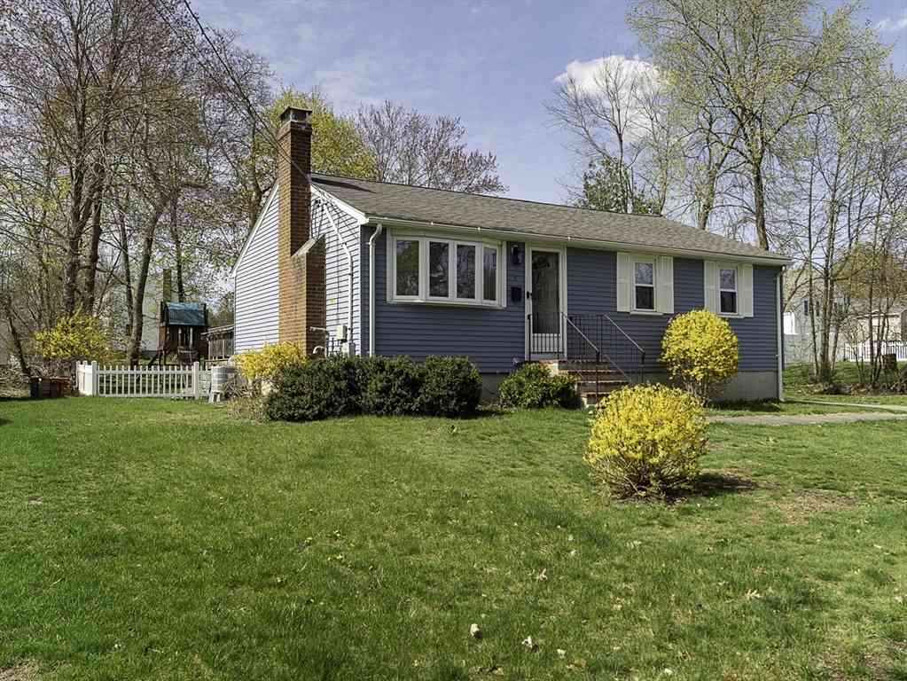 Homes For Sale - 11 Holly Dr<br/> Norfolk County, Norwood, MA 02062