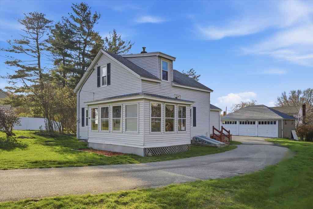 Homes For Sale - 16 Hartung St<br/> Methuen, MA 01844