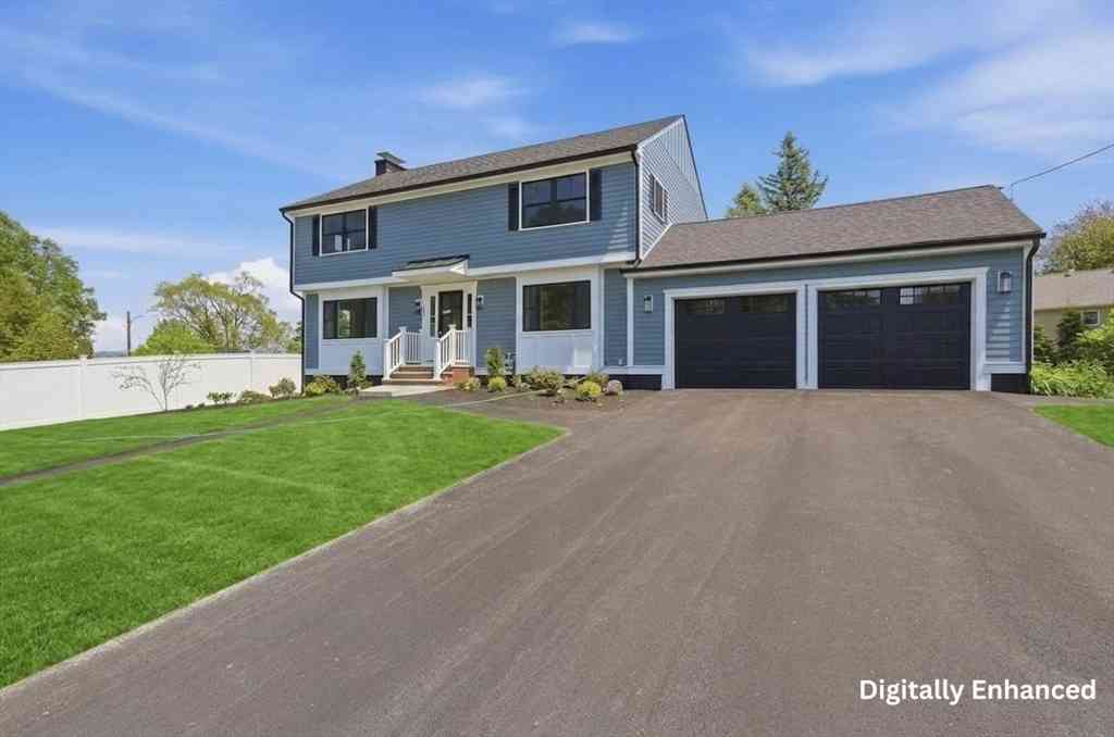 Homes For Sale - 105 Stafford Road<br/> Middlesex County, Lowell, MA 01852