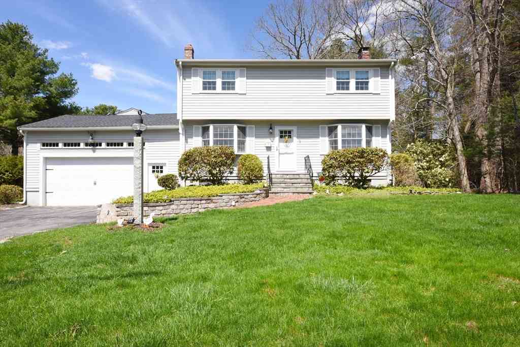 Homes For Sale - 9 Hermosa Dr<br/> Bristol County, Easton, MA 02375