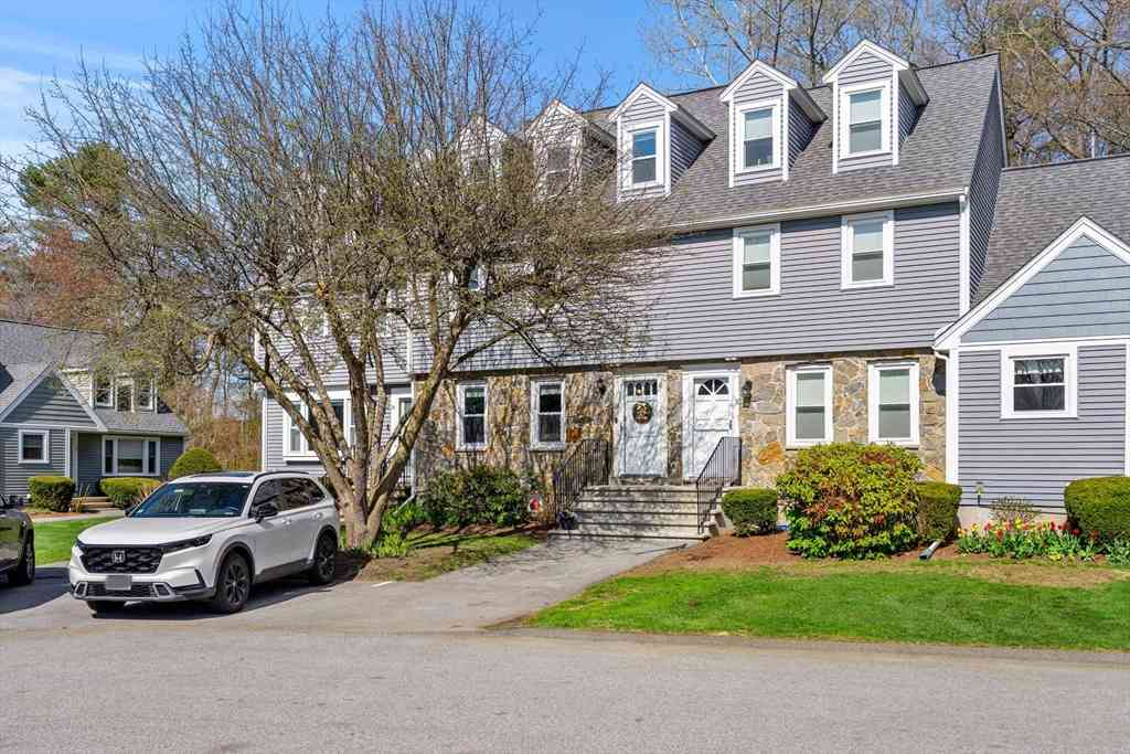 Condo For Sale - 34 Merrimack Meadows Ln #34<br/> Middlesex County, Tewksbury, MA 01876