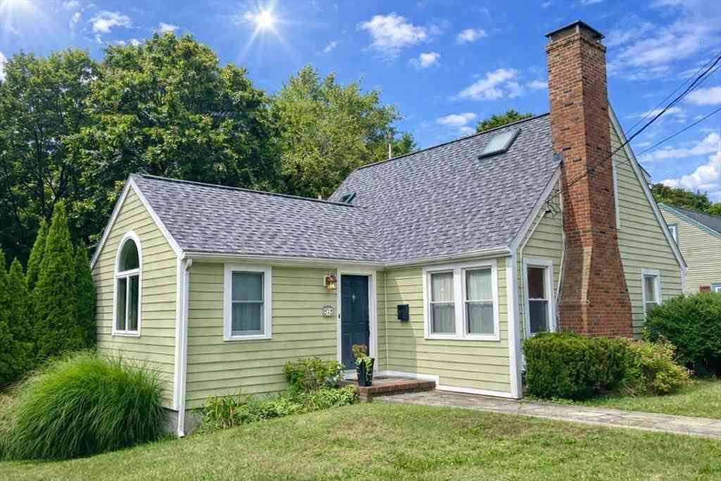 Homes For Sale - 272 River Street<br/> Norfolk County, Braintree, MA 02184